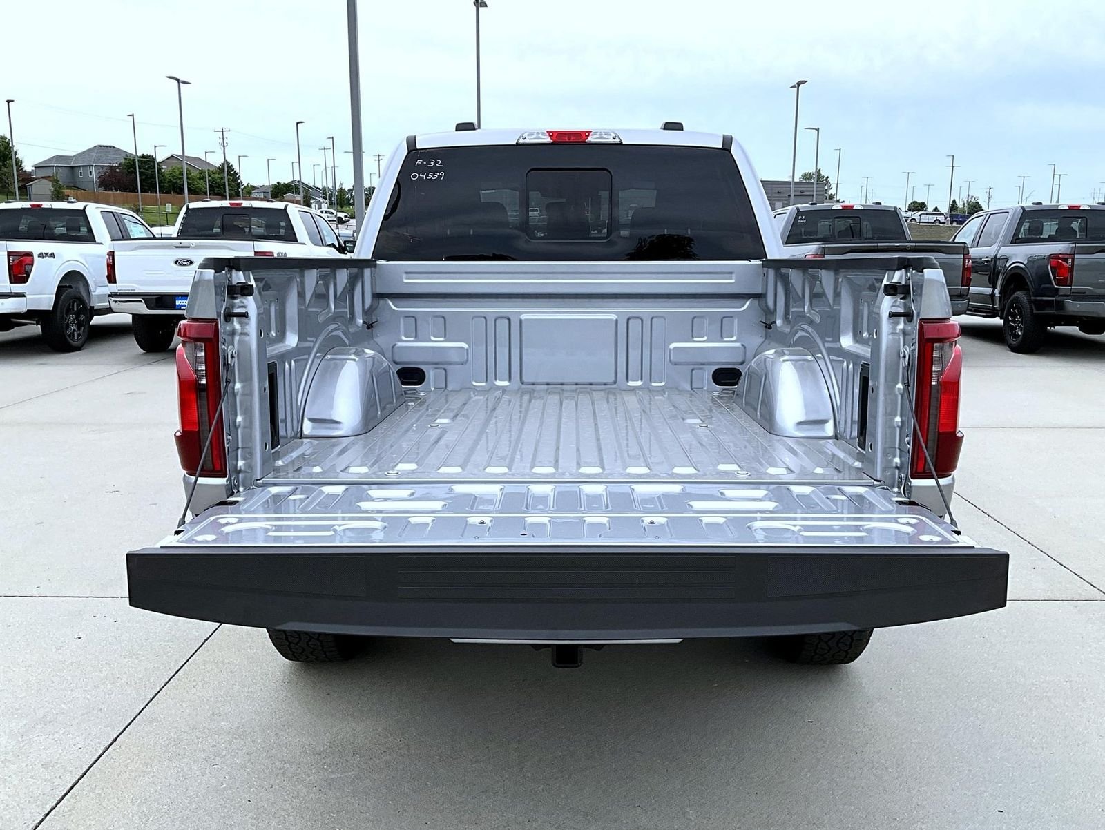 New 2026 Iconic Silver Metallic Ford XLT image 15