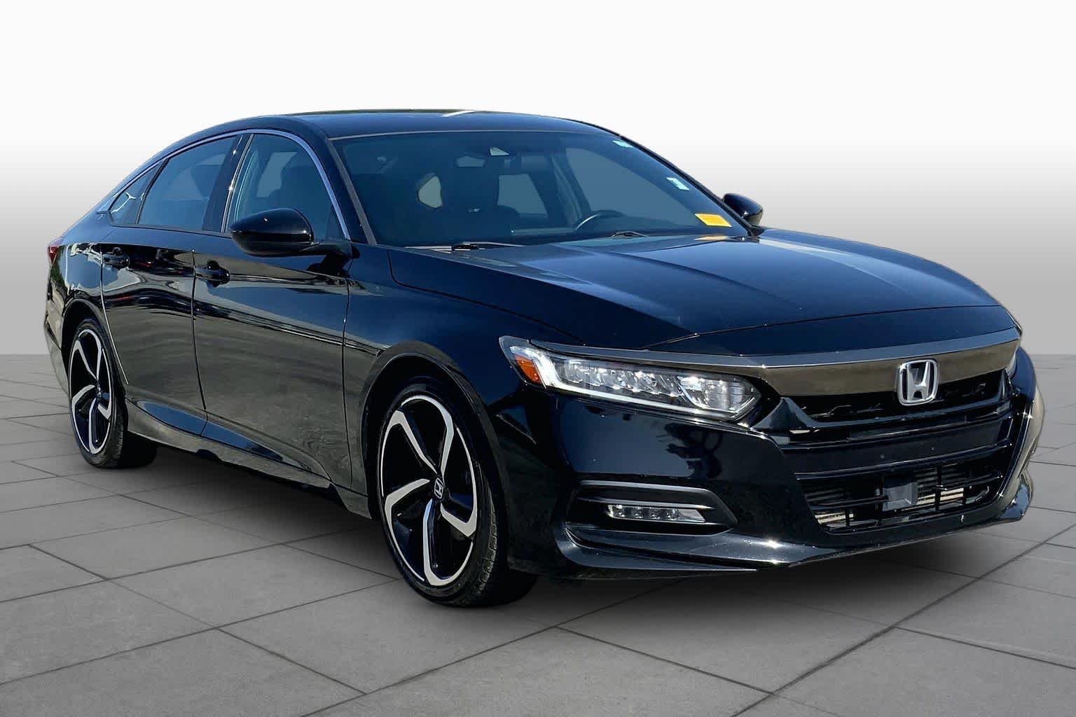 Used 2018  Honda Sport 1.5T image 3