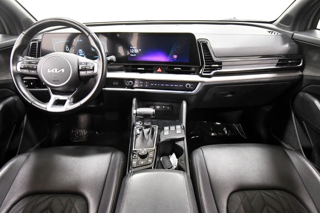 Certified Used 2023 Green Kia X-Line image 3