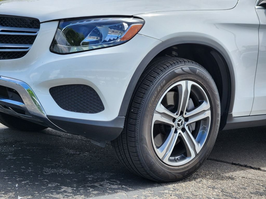 Used 2019 Polar White Mercedes-Benz 300 image 9