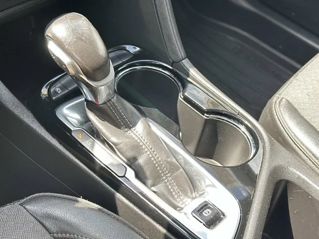 Used 2021 White Buick Preferred image 33