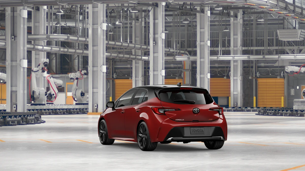 New 2026 Finish Line Red with Midnight Black Metallic roof Toyota XSE image 7