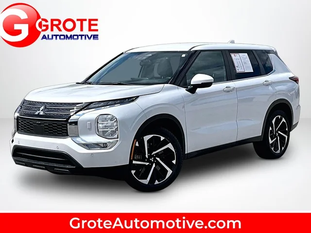 2023 Mitsubishi Outlander SE