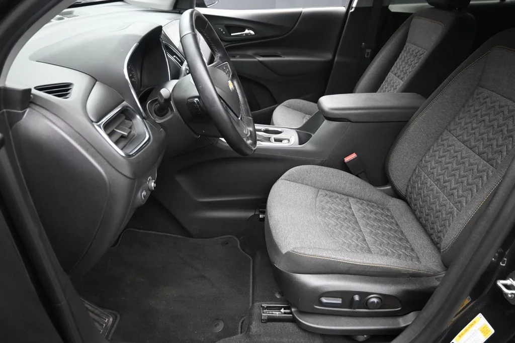 Used 2023 Gray Chevrolet LT image 17