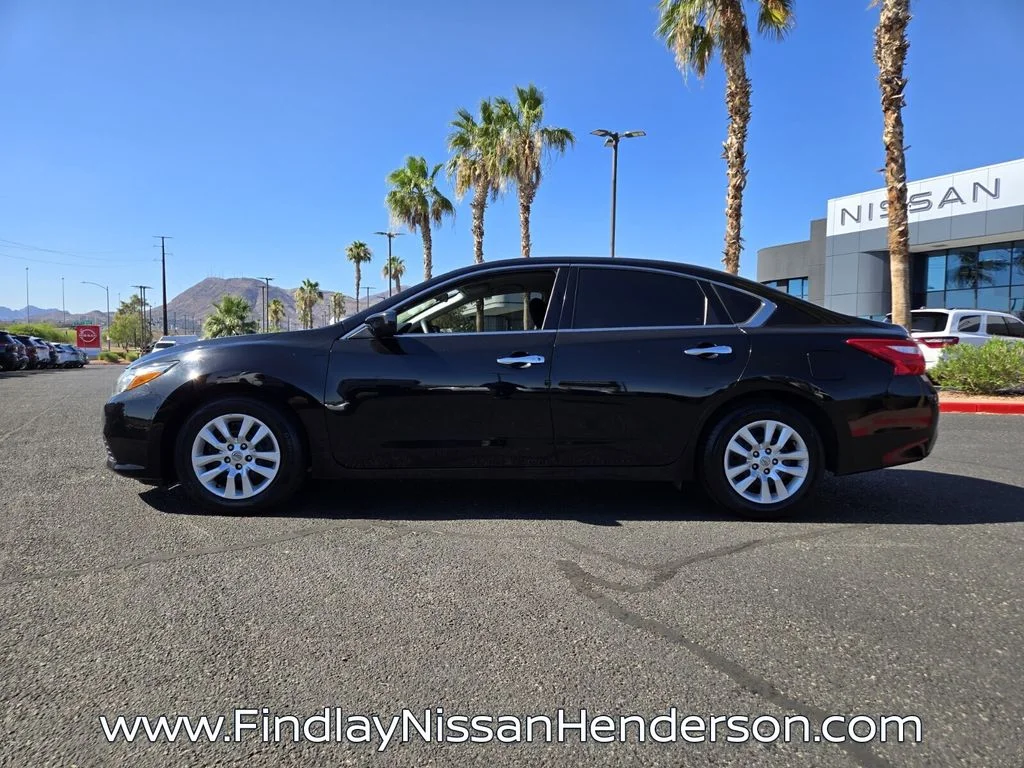 Used 2016 Black Nissan 2.5 S image 3
