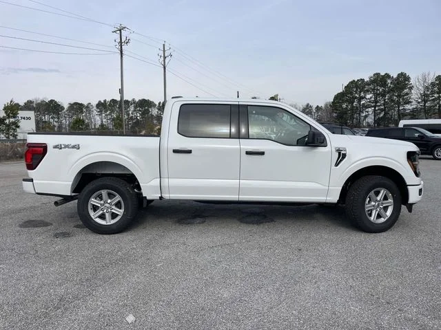 New 2026 White Ford XLT image 3
