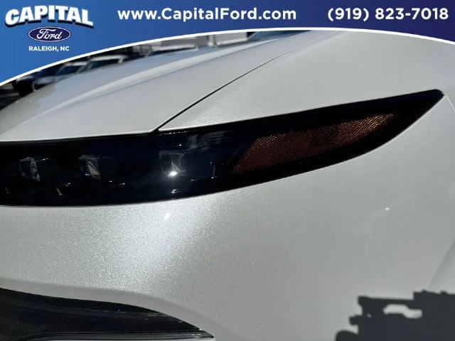 Used 2025 White Nissan SL image 11