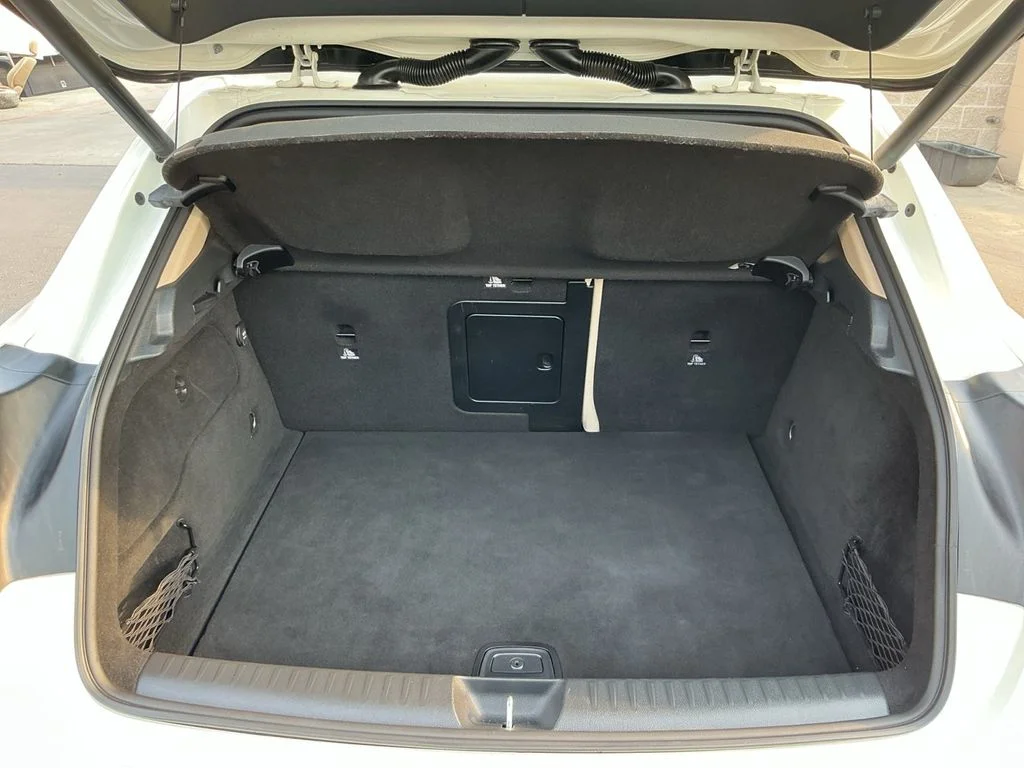 Used 2018 White Mercedes-Benz GLA 250 image 22