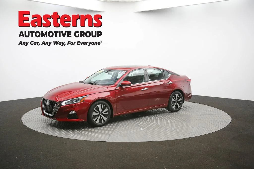 Used 2021 Red Nissan 2.5 SV image 56