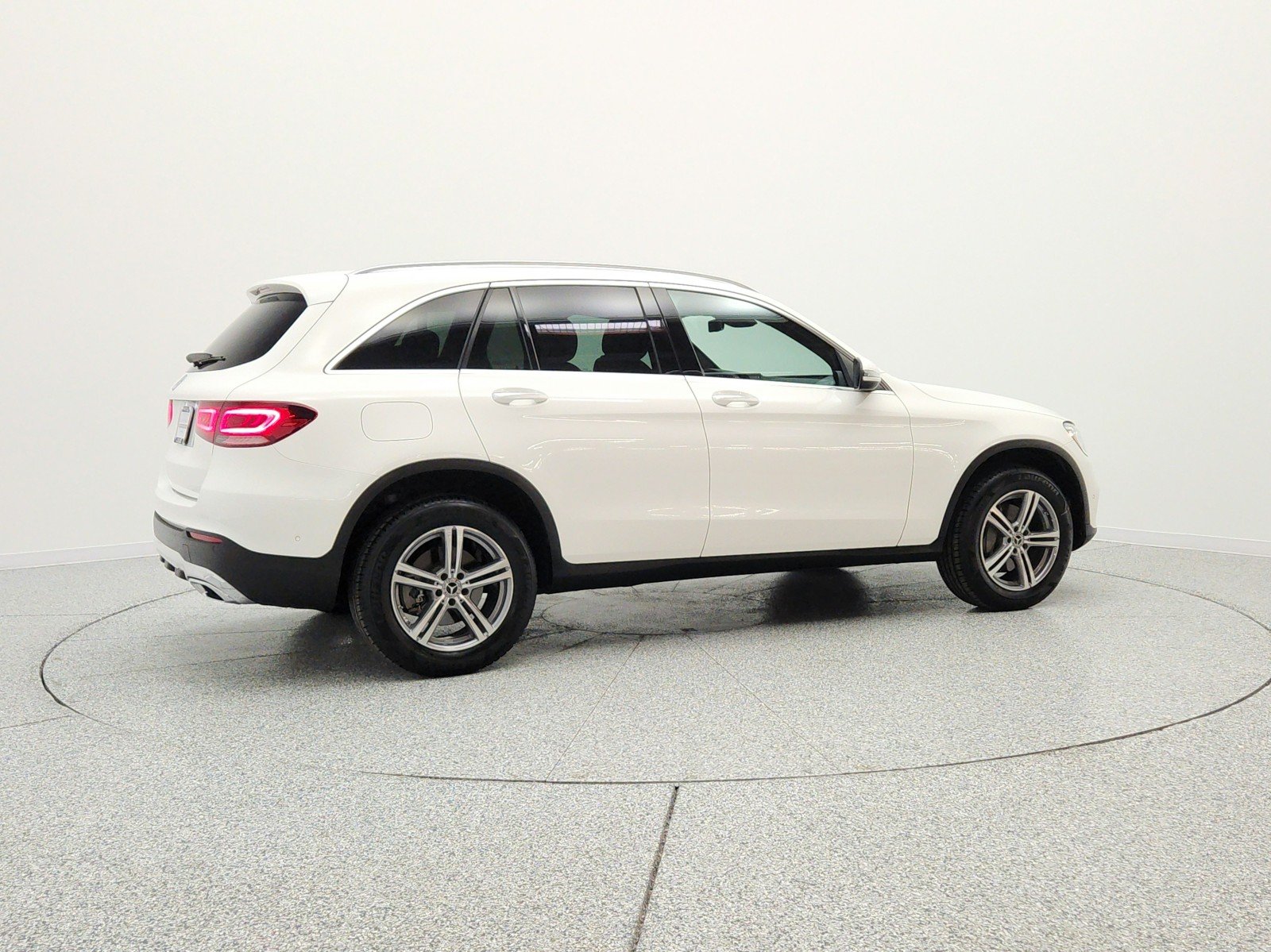 Used 2022 Polar White Mercedes-Benz GLC 300 SUV image 5