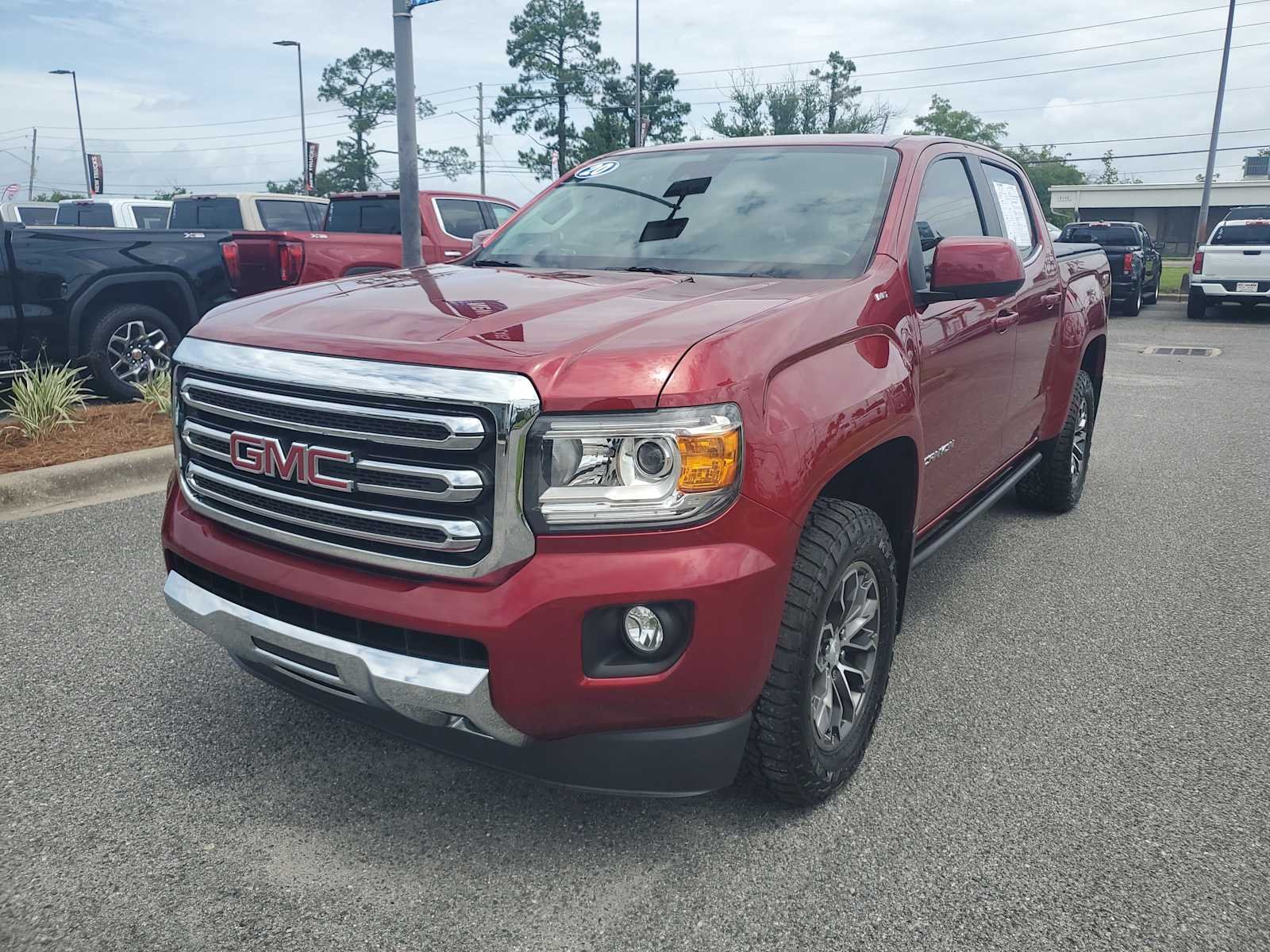 2020 GMC Canyon 4WD SLE Crew Cab Short Box's photo