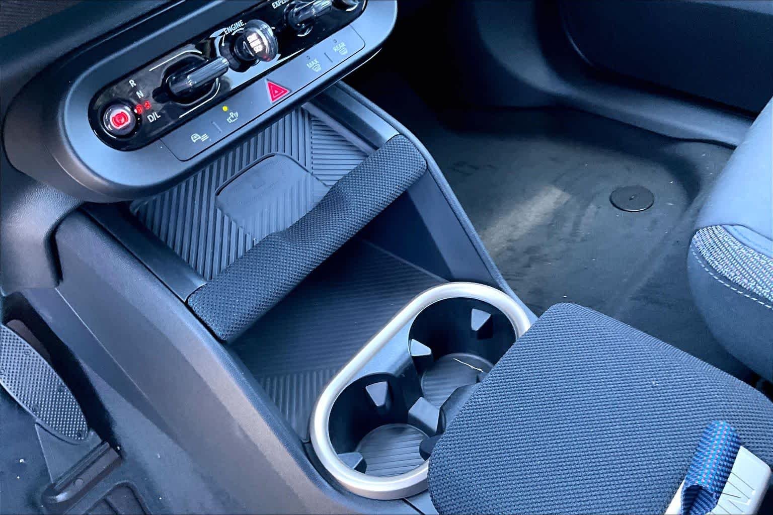 New 2027 0C70 Slate Blue Metallic MINI Iconic image 7