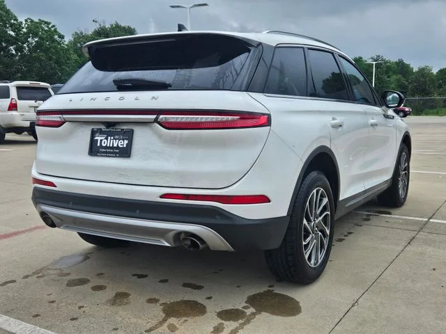 Used 2021 Pristine White Lincoln Standard image 4