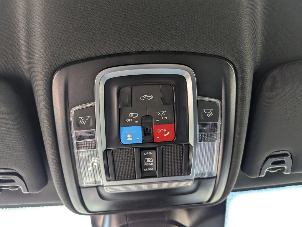 2025 RAM 3500 Laramie - Photo 28