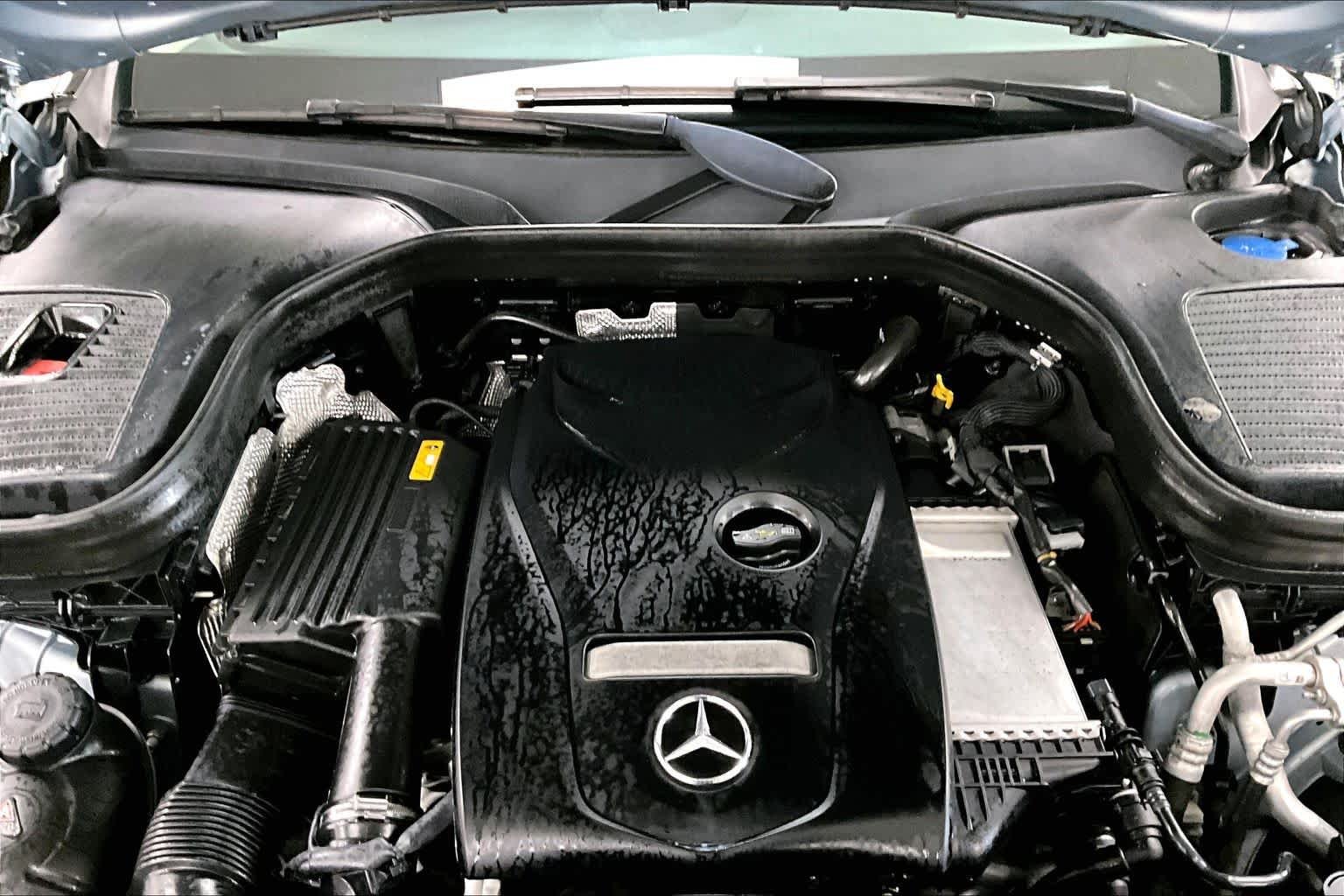 Used 2018 Diamond Silver Metallic Mercedes-Benz GLC 300 image 30