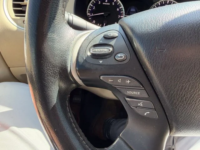 Used 2019 Black INFINITI LUXE image 9