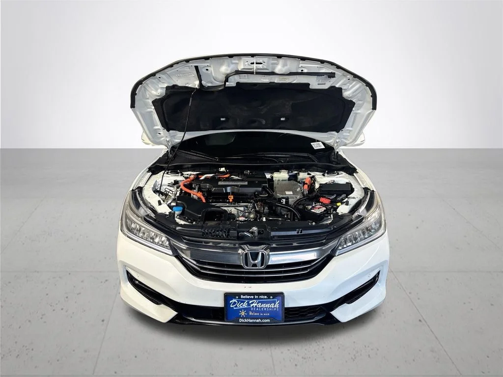 Used 2017 White Honda Touring image 23