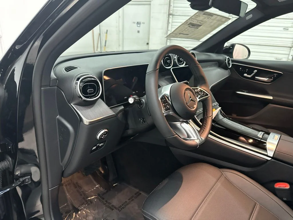 New 2027 Black Mercedes-Benz GLC 300 image 13