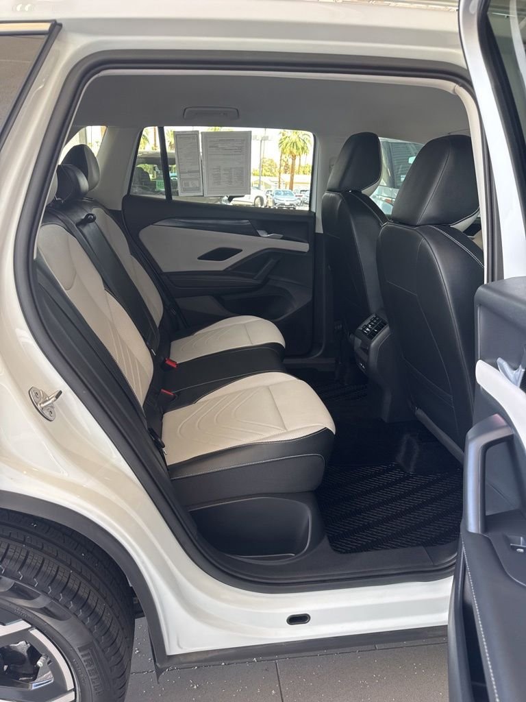 Certified Used 2025 White Volkswagen 2.0T SE image 8