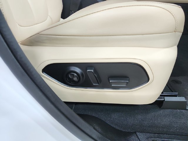 Used 2024 White Jeep Limited image 39