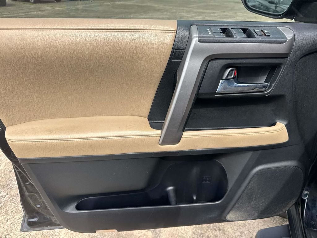 Used 2016 Black Toyota SR5 image 40
