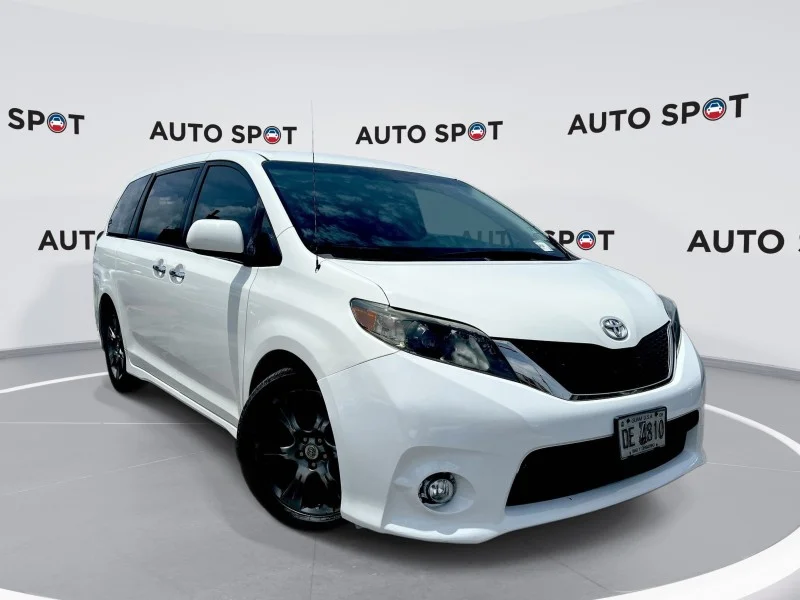 2014 Toyota Sienna SE V6 8-Passenger's photo
