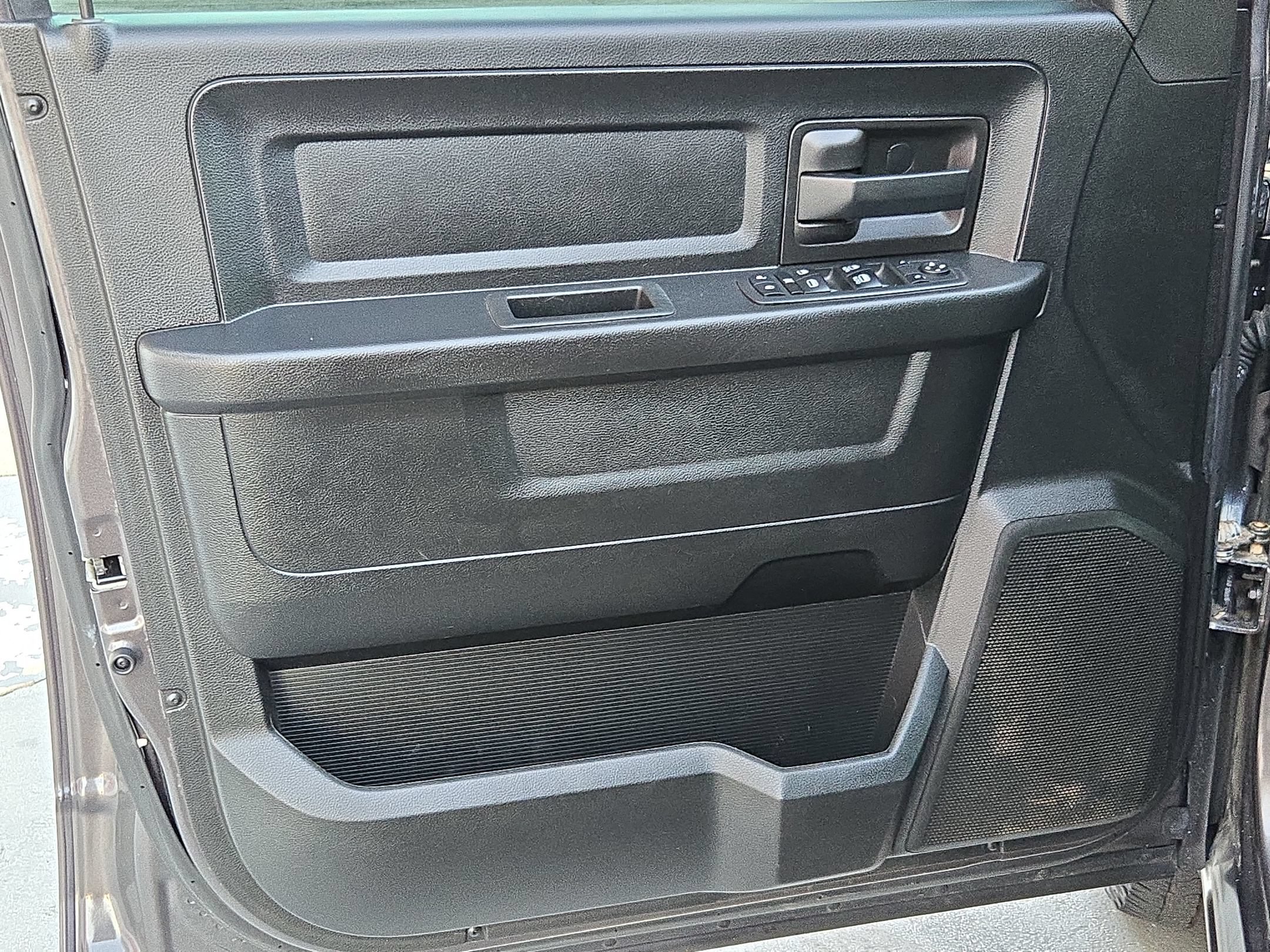 Used 2019 Granite Crystal Metallic Clearcoat RAM Tradesman image 20