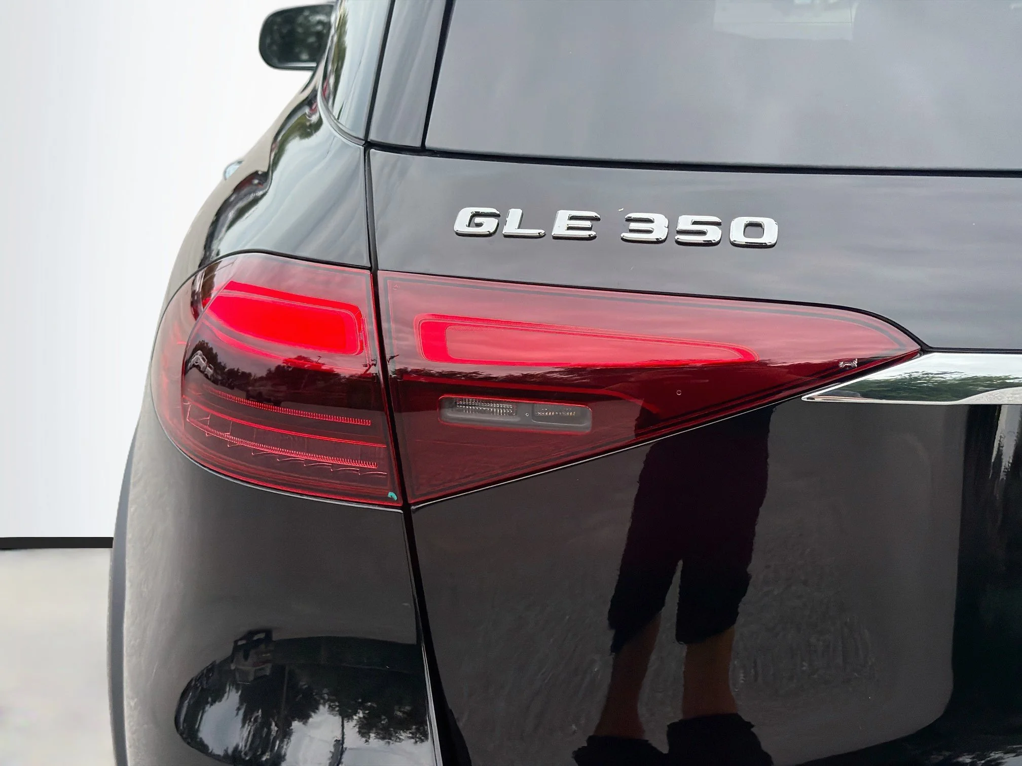 Used 2025 Obsidian Black Metallic Mercedes-Benz GLE 350 image 10