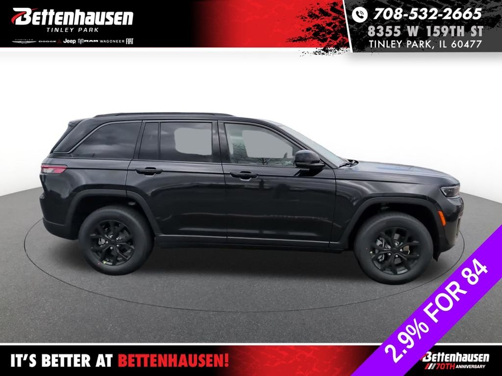 New 2026 Diamond Black Crystal Pearlcoat Jeep Altitude image 8