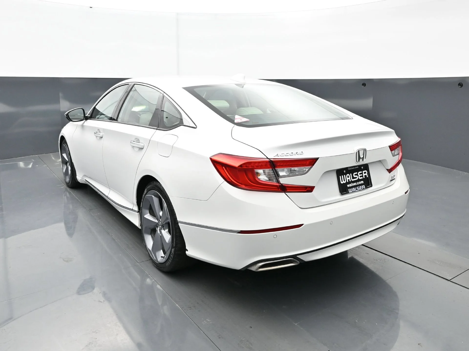 Used 2019 White Honda Touring 2.0T Auto image 5