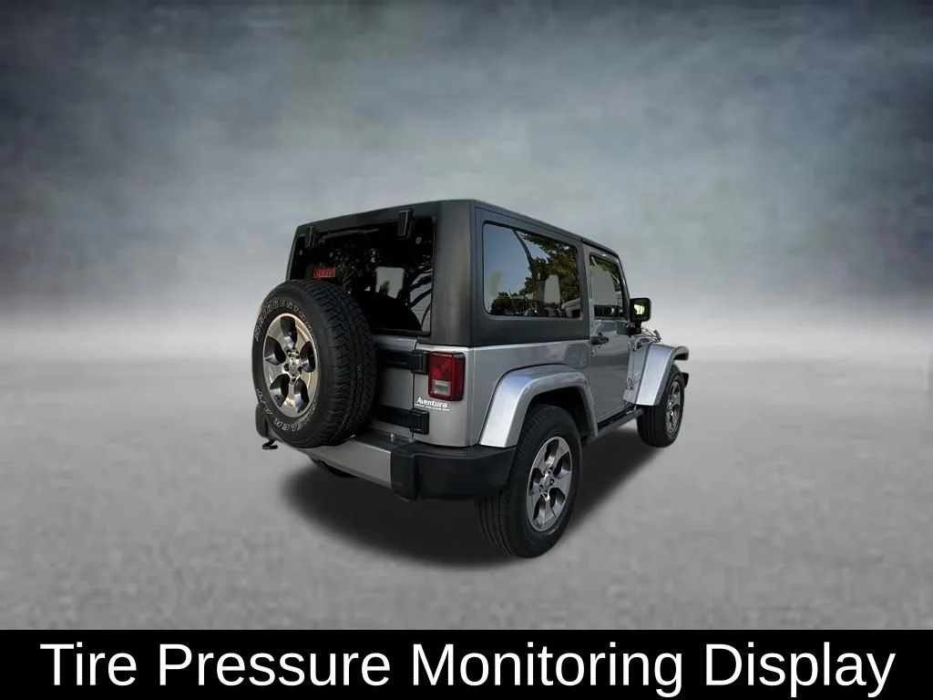 Used 2016 Silver Jeep Sahara image 7