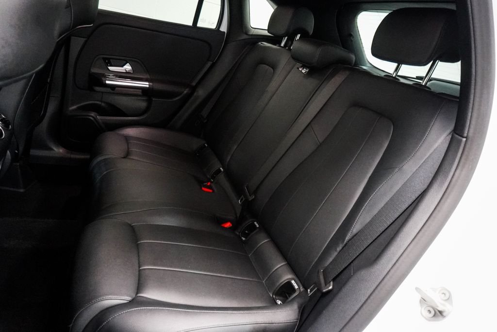 Used 2022 White Mercedes-Benz GLA 250 image 8