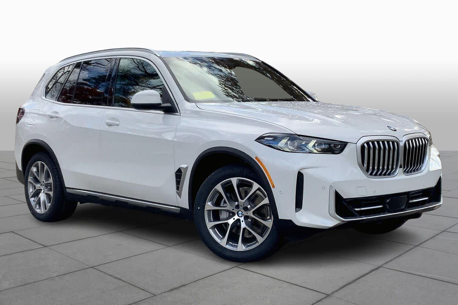 Used 2026 Alpine White BMW xDrive40i image 2
