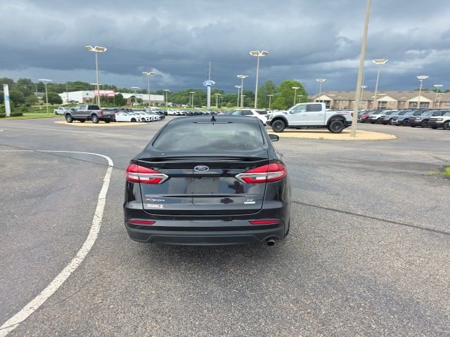 Used 2019 Black Ford SE image 4