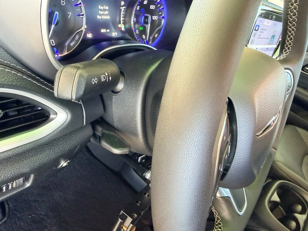 Used 2025 Red Chrysler Select image 20