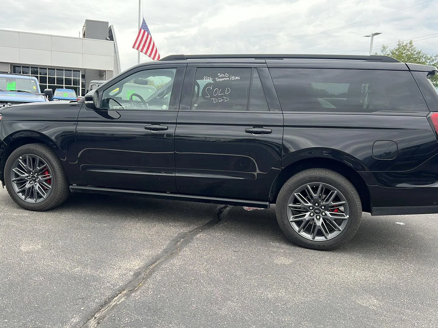 Used 2025 Agate Black Ford Platinum image 10