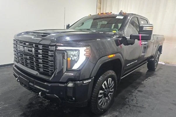 Used 2024 Gray GMC Denali Ultimate image 3