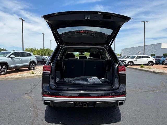 New 2026 Black Volkswagen 2.0T Peak Edition image 3