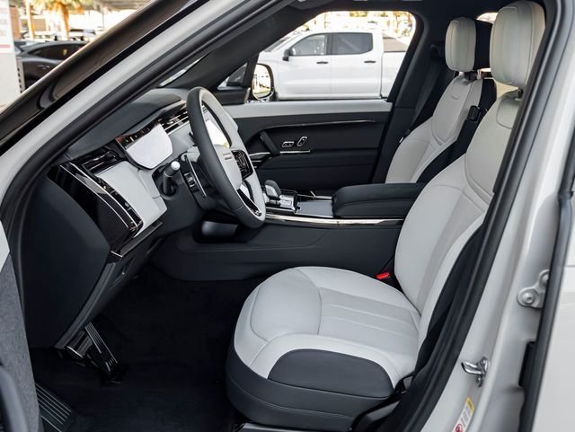 New 2026 Borasco Grey LAND ROVER Dynamic SE image 14