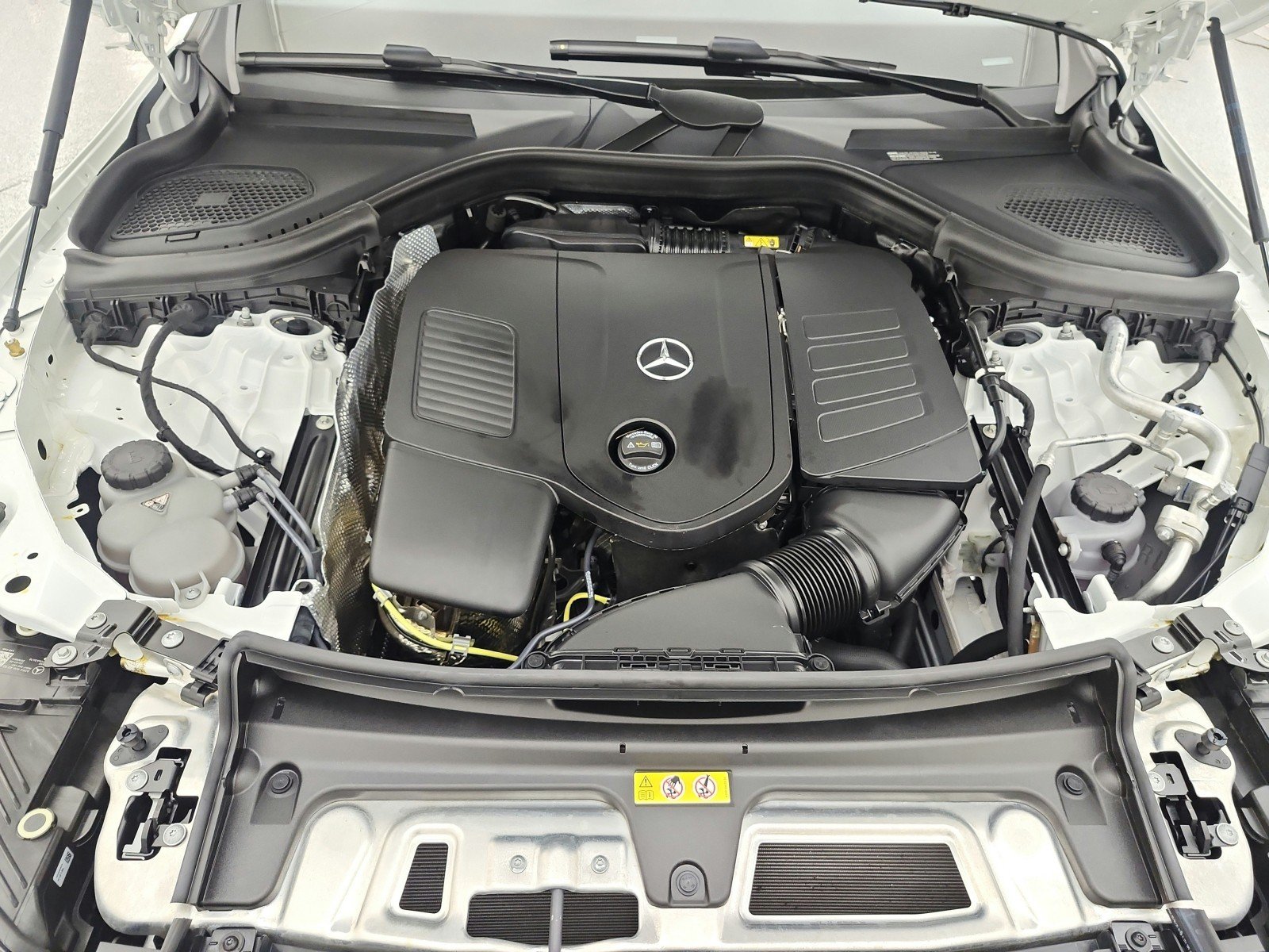 Certified Used 2026 Polar White Mercedes-Benz GLC 300 SUV image 16
