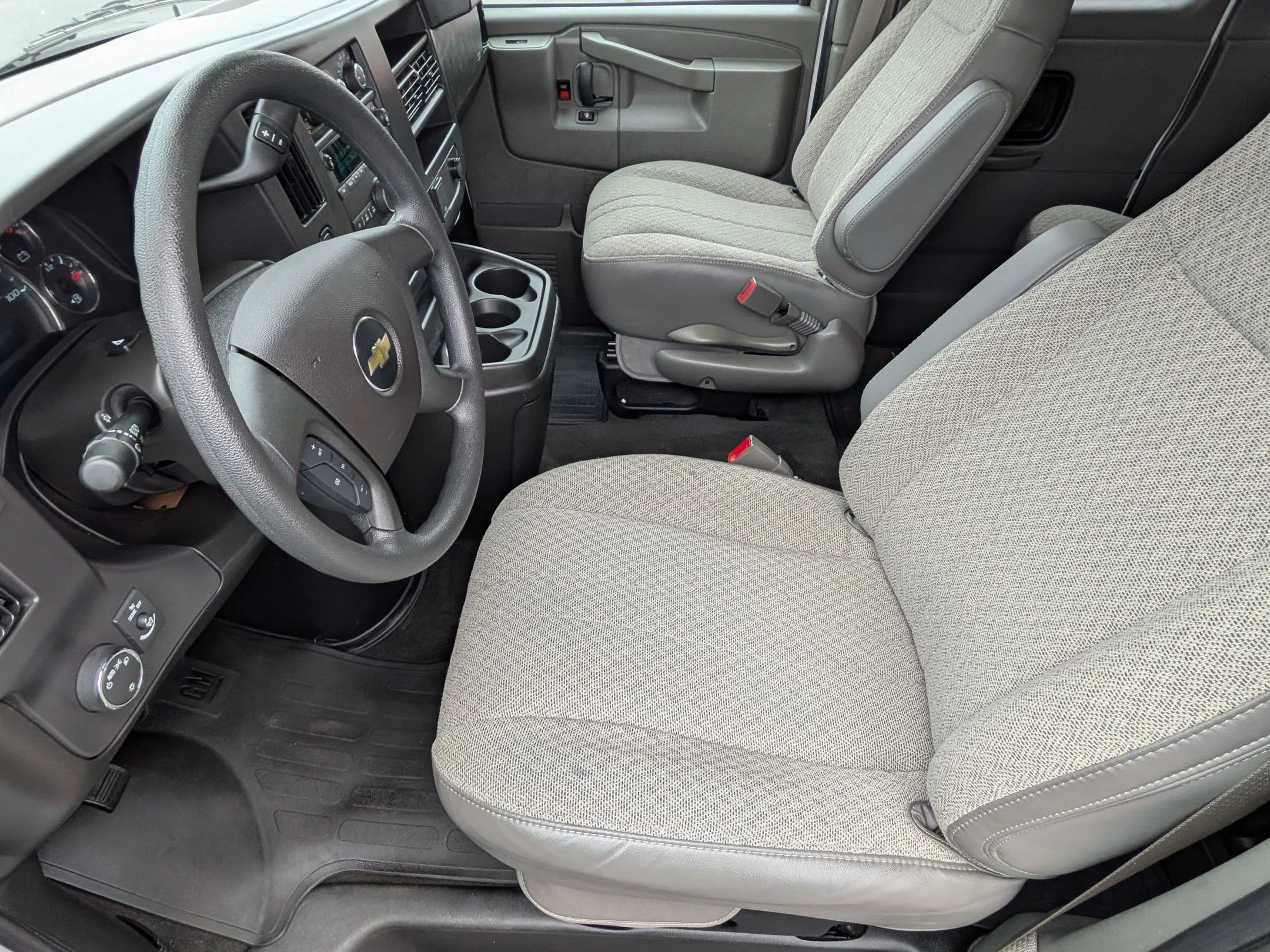 Used 2025 Summit White Chevrolet LT image 11