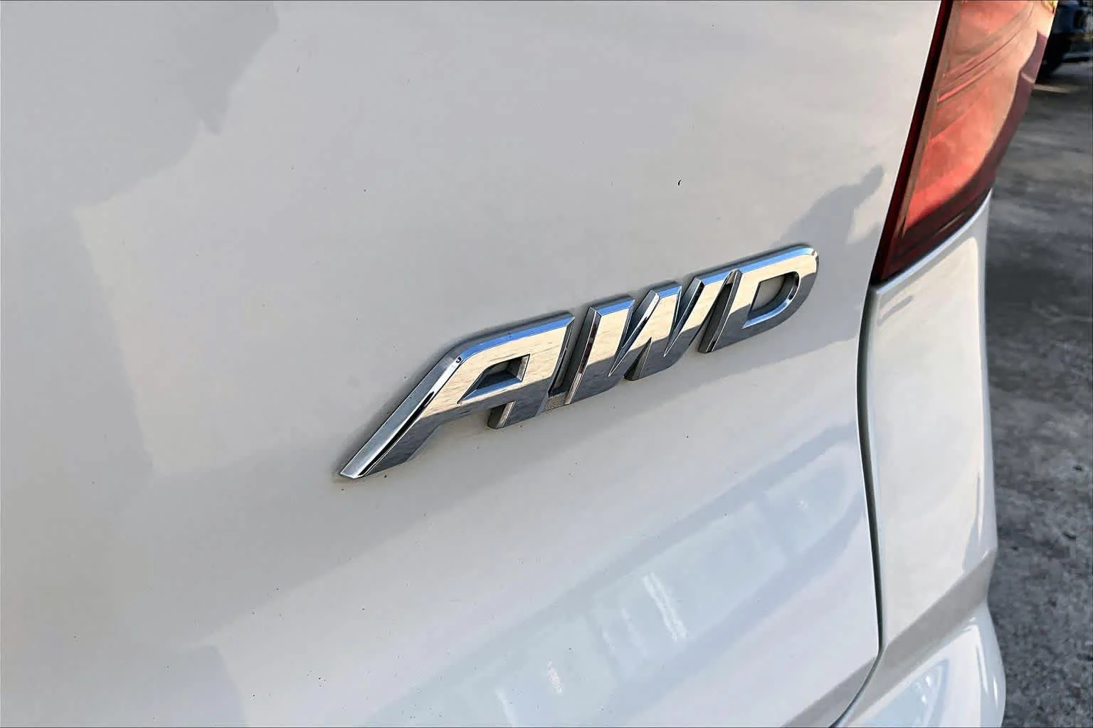 Used 2017 White Diamond Pearl Honda EX-L image 10
