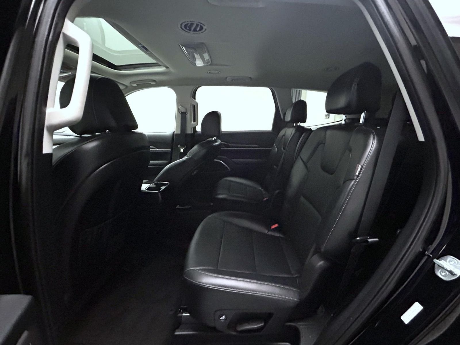 Used 2024 Black Kia S image 20