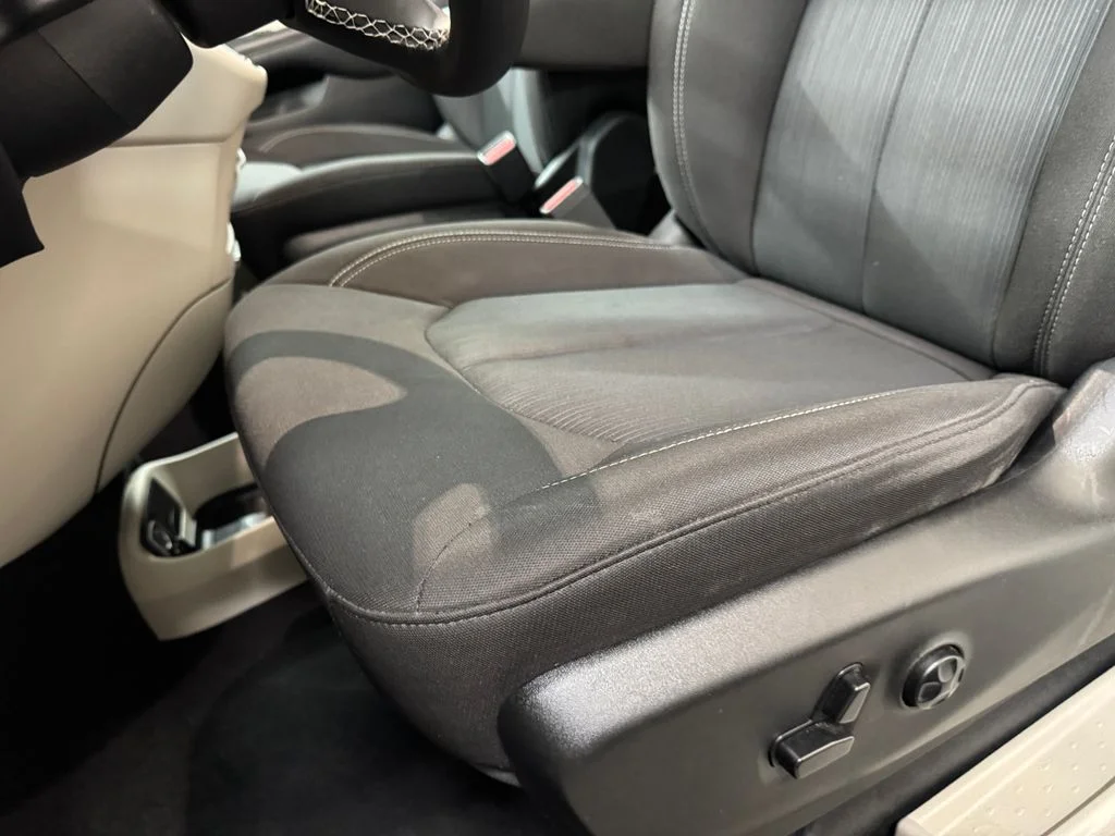 Used 2023 White Chrysler LX image 15
