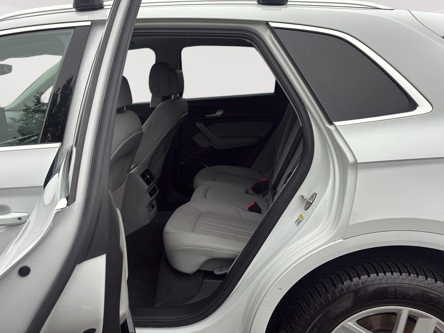 Used 2022 Glacier White Metallic Audi S line Premium image 25
