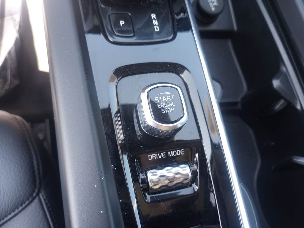 Used 2021 Black Volvo T8 Inscription Expression image 13