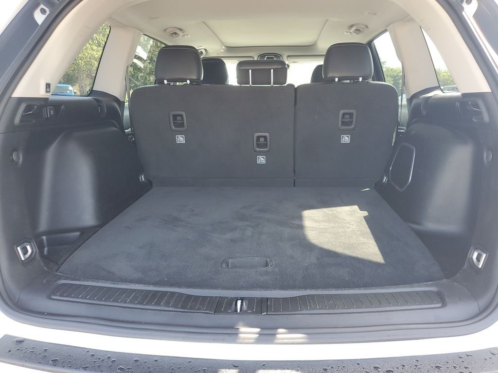 Used 2022 White Jeep Limited image 8
