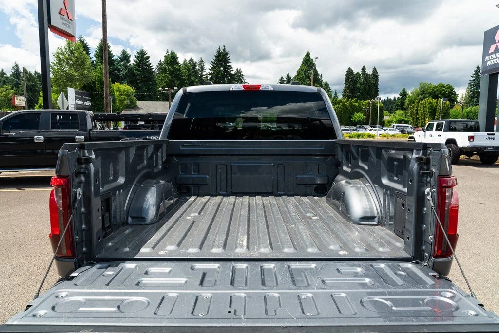 Used 2024 Gray Ford XLT image 7