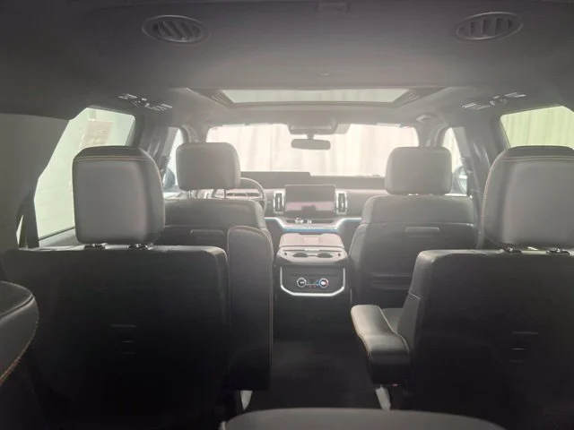 Used 2025 Gray Ford Tremor image 10