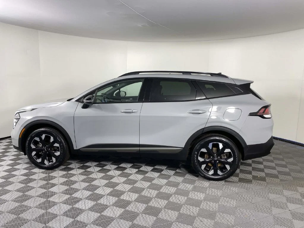 Used 2024 Gray Kia X-Line image 5